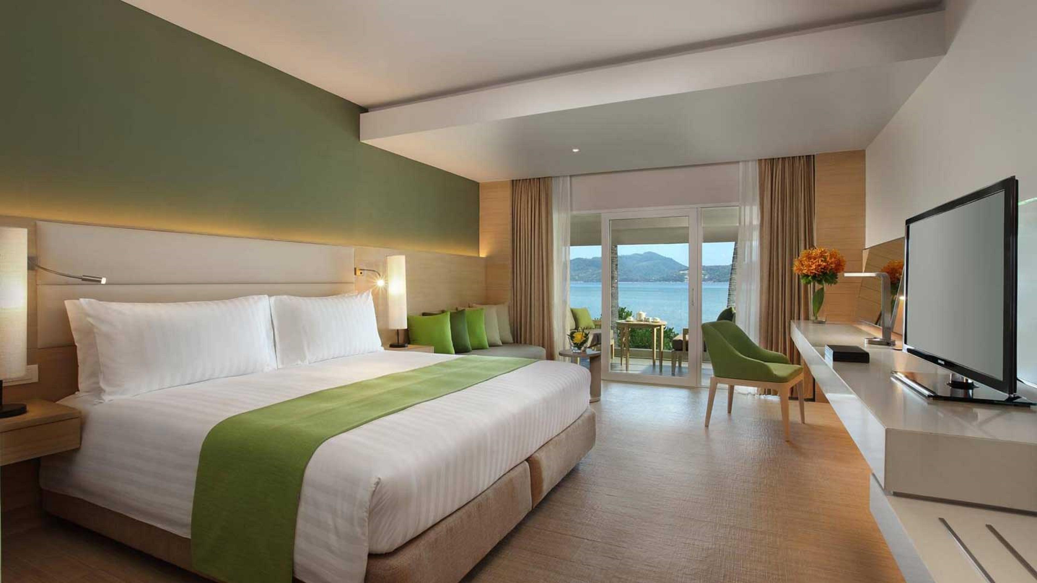 Hotel Amari Phuket Patong Esterno foto Deluxe Ocean View Room