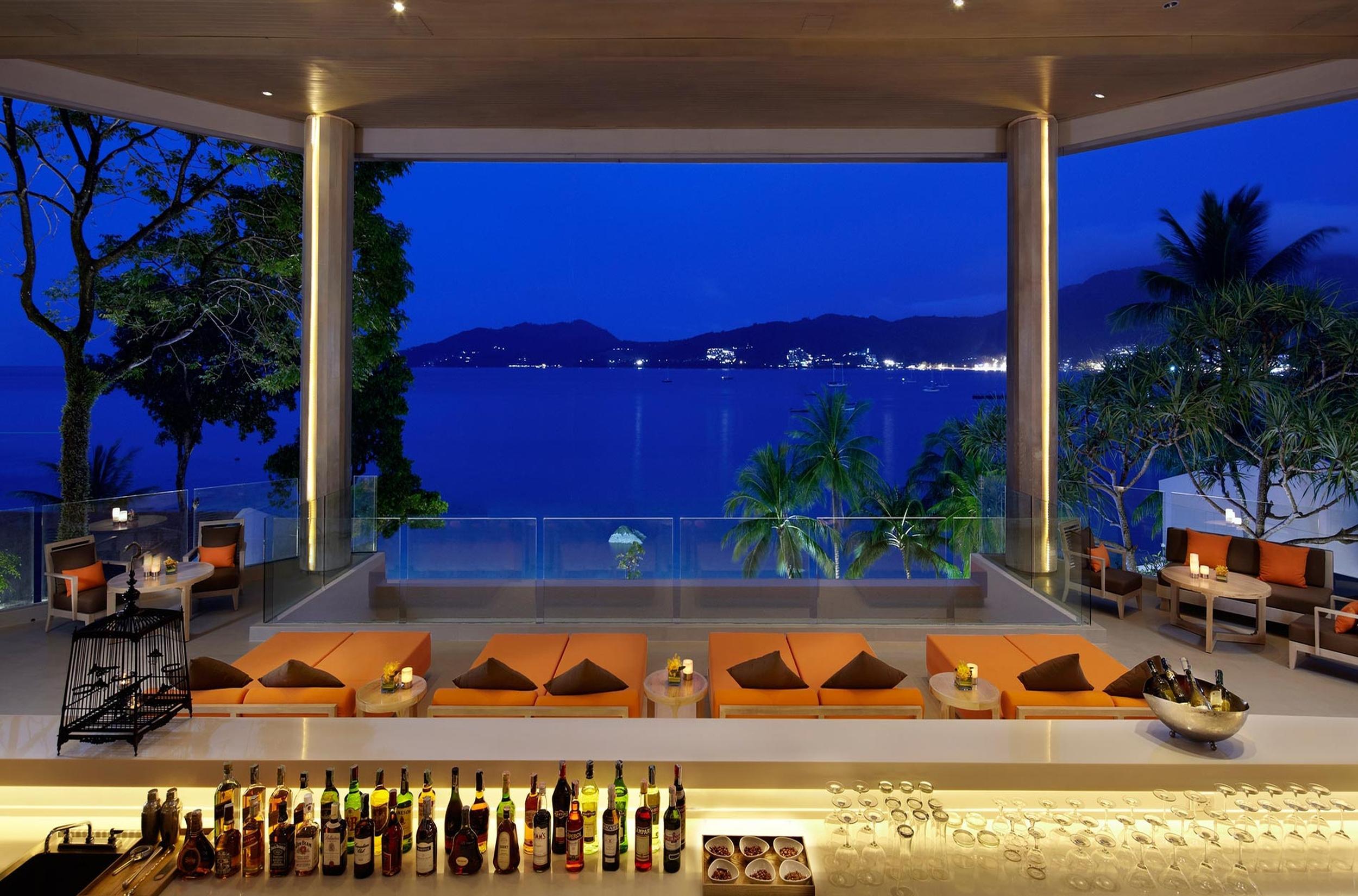 Hotel Amari Phuket Patong Esterno foto The View Bar