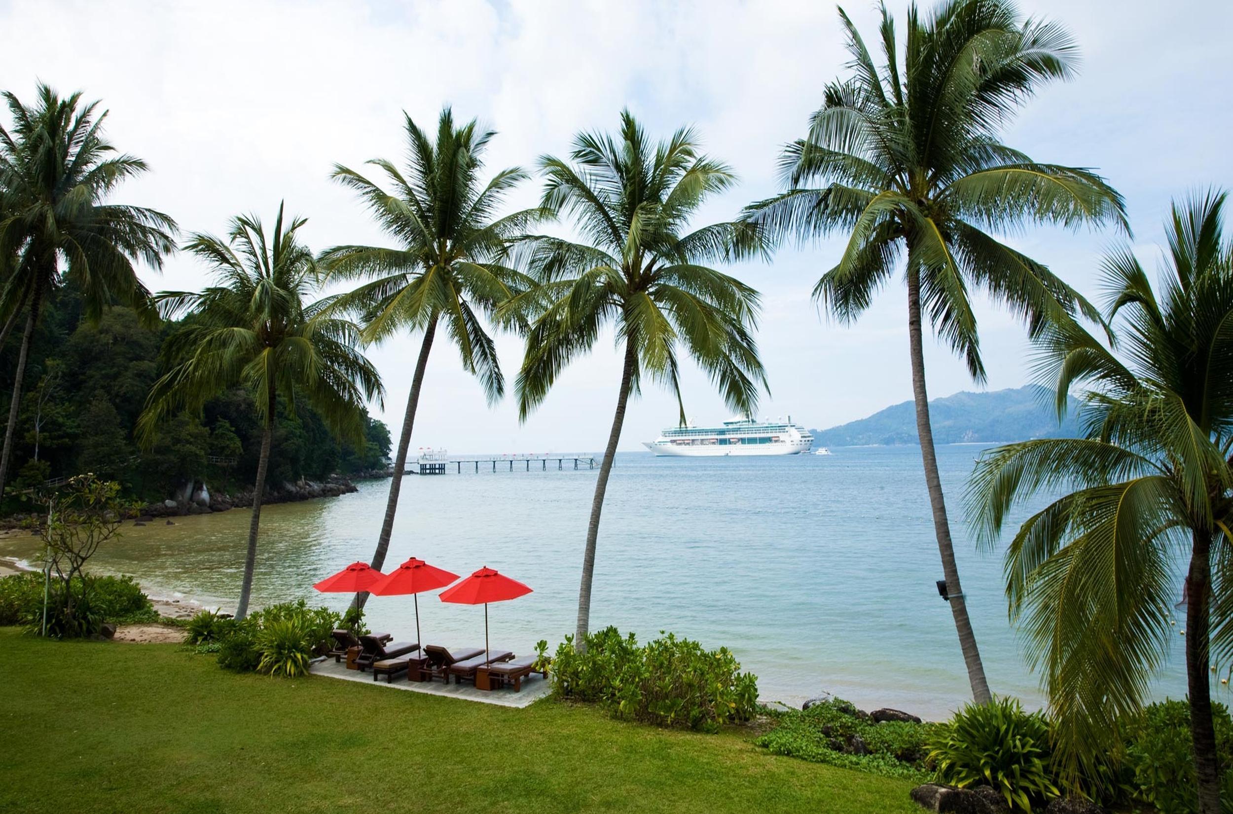 Hotel Amari Phuket Patong Esterno foto View of the Andaman Sea from the resort