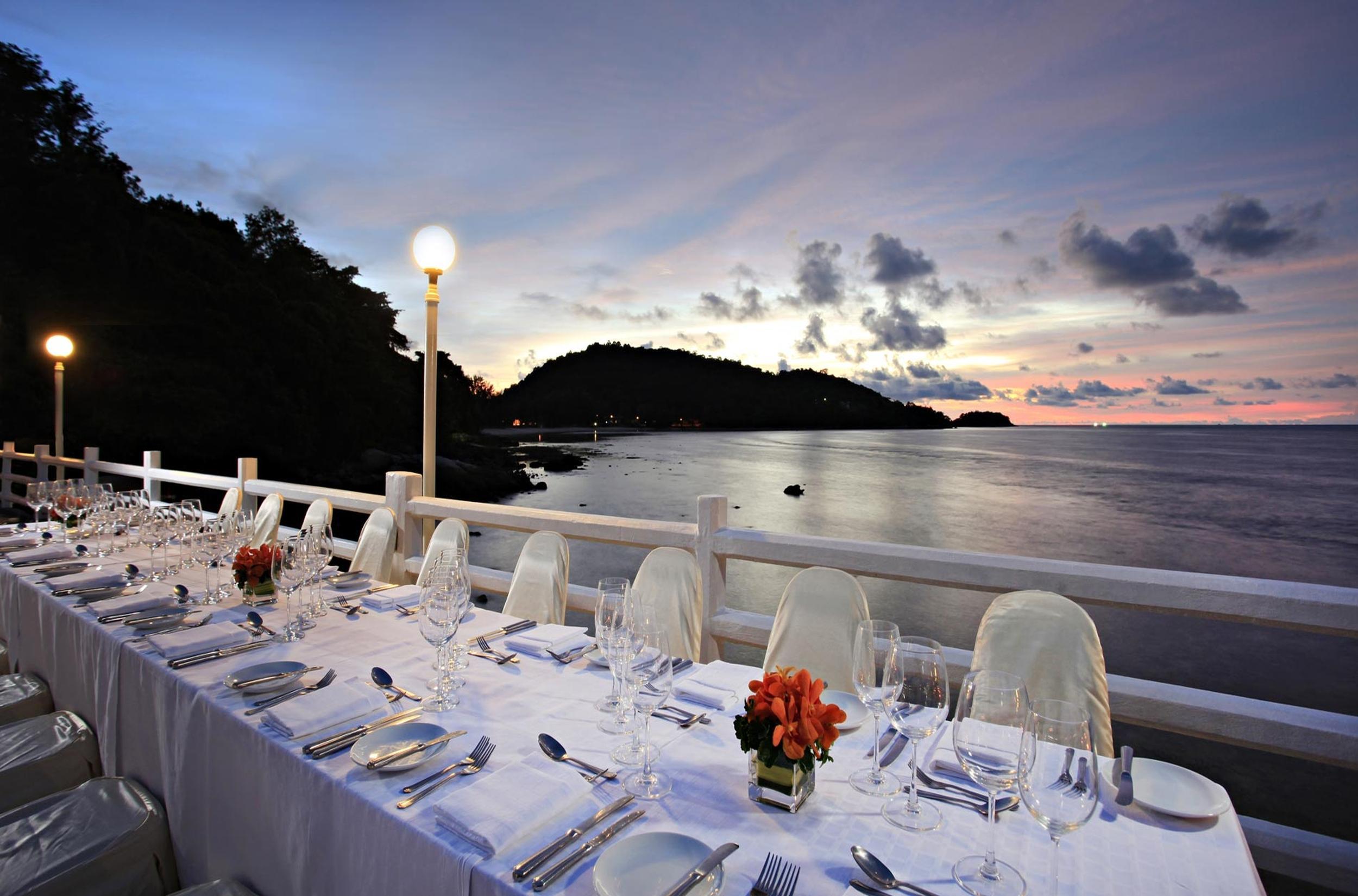 Hotel Amari Phuket Patong Esterno foto The Bayview Hotel