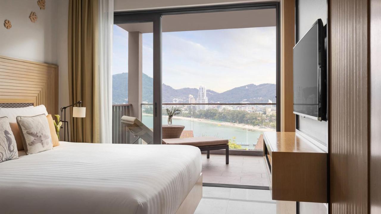 Hotel Amari Phuket Patong Esterno foto A guest room at the hotel