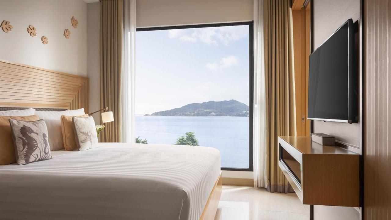 Hotel Amari Phuket Patong Esterno foto A bedroom at the hotel