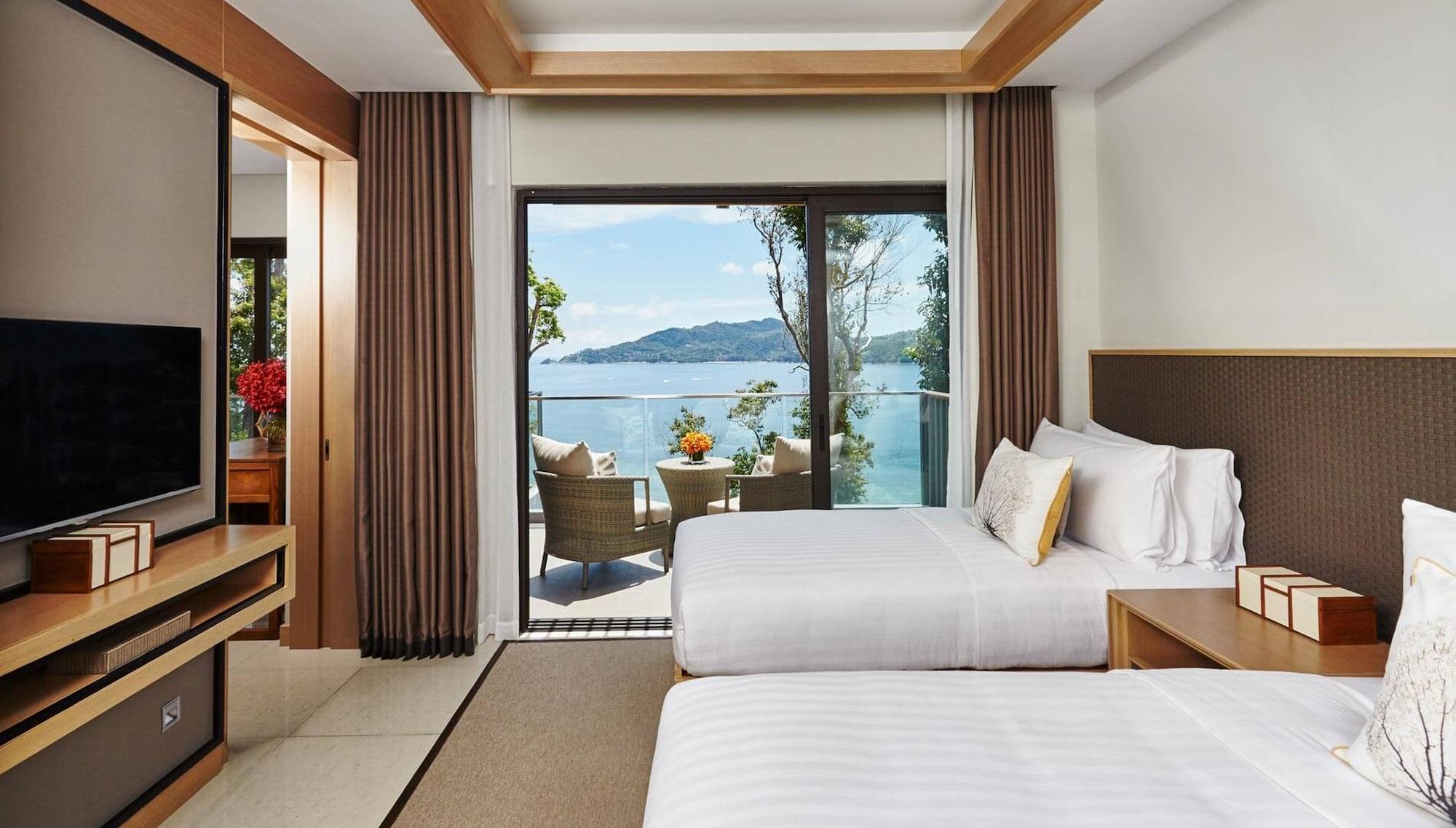 Hotel Amari Phuket Patong Esterno foto Deluxe Ocean View Room