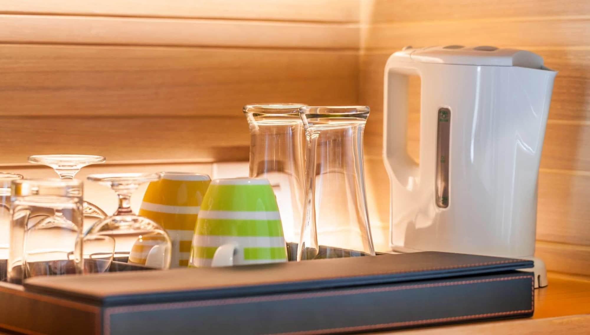 Hotel Amari Phuket Patong Esterno foto A kettle